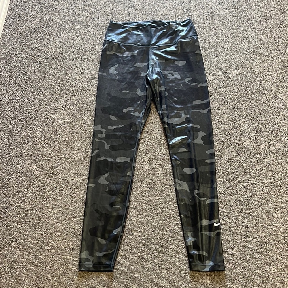 NWOT Nike Drifit Legging